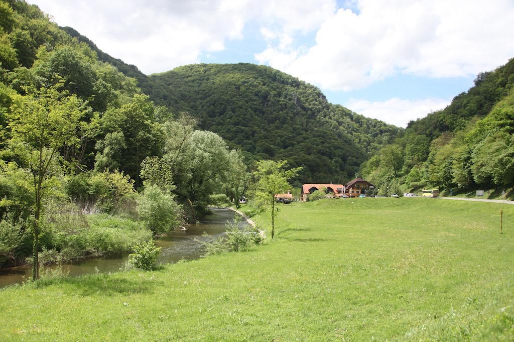 Guesthouse Villa Zelenjak Ventek Kumrovec Luaran gambar